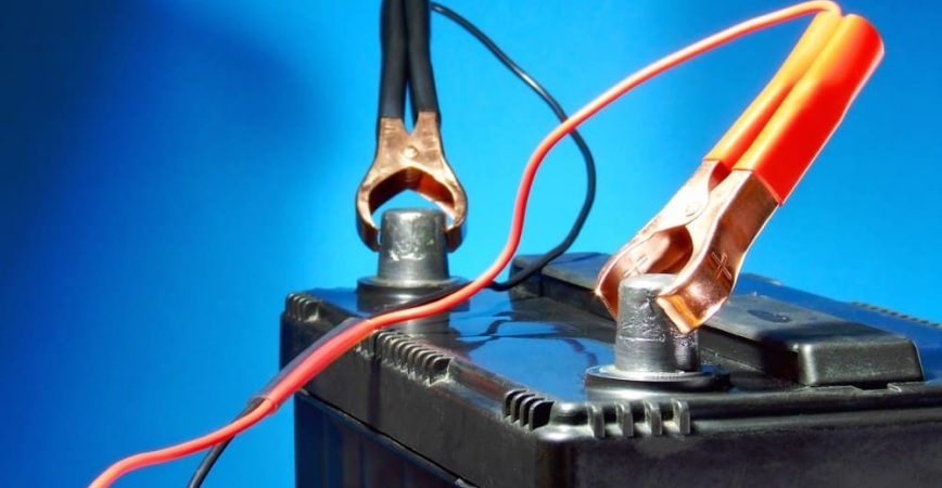 Как заряжать аккумулятор автомобиля правильно