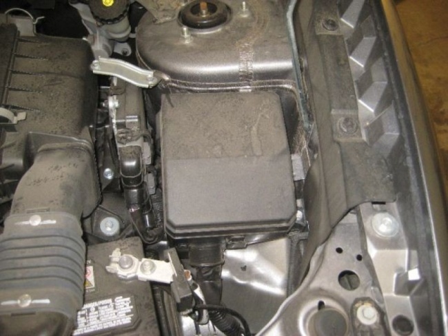 В моторном отсеке Митсубиси