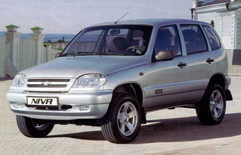 Схема соединений монтажного блока предохранителей и реле Шевроле Нива